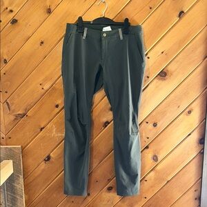 Under Armour tactical elite outdoor athletic fitted straight leg army green NWT